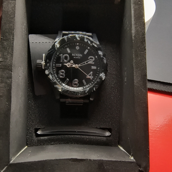 Nixon 38-20 blk/silver/marble, brand new - Picture 3 of 4